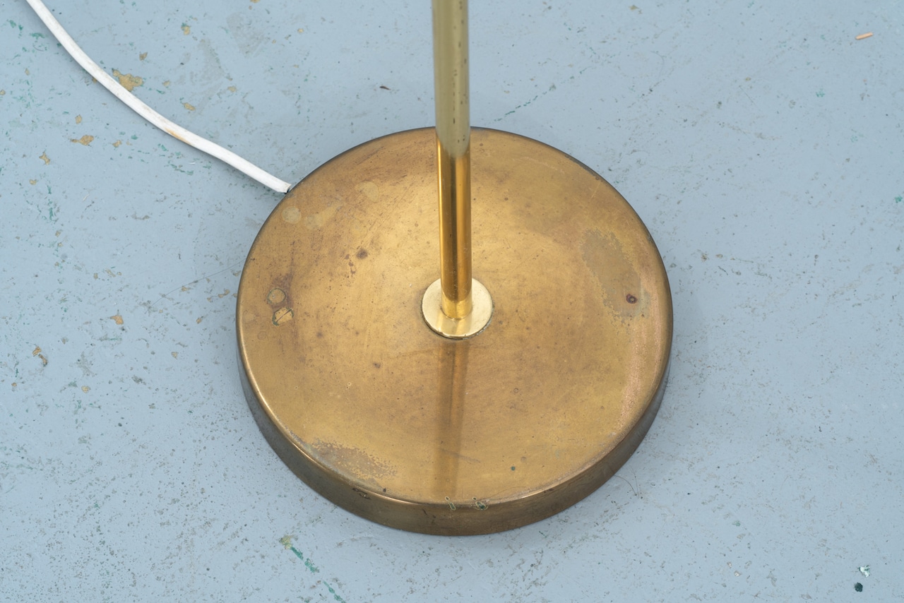Floor lamp
