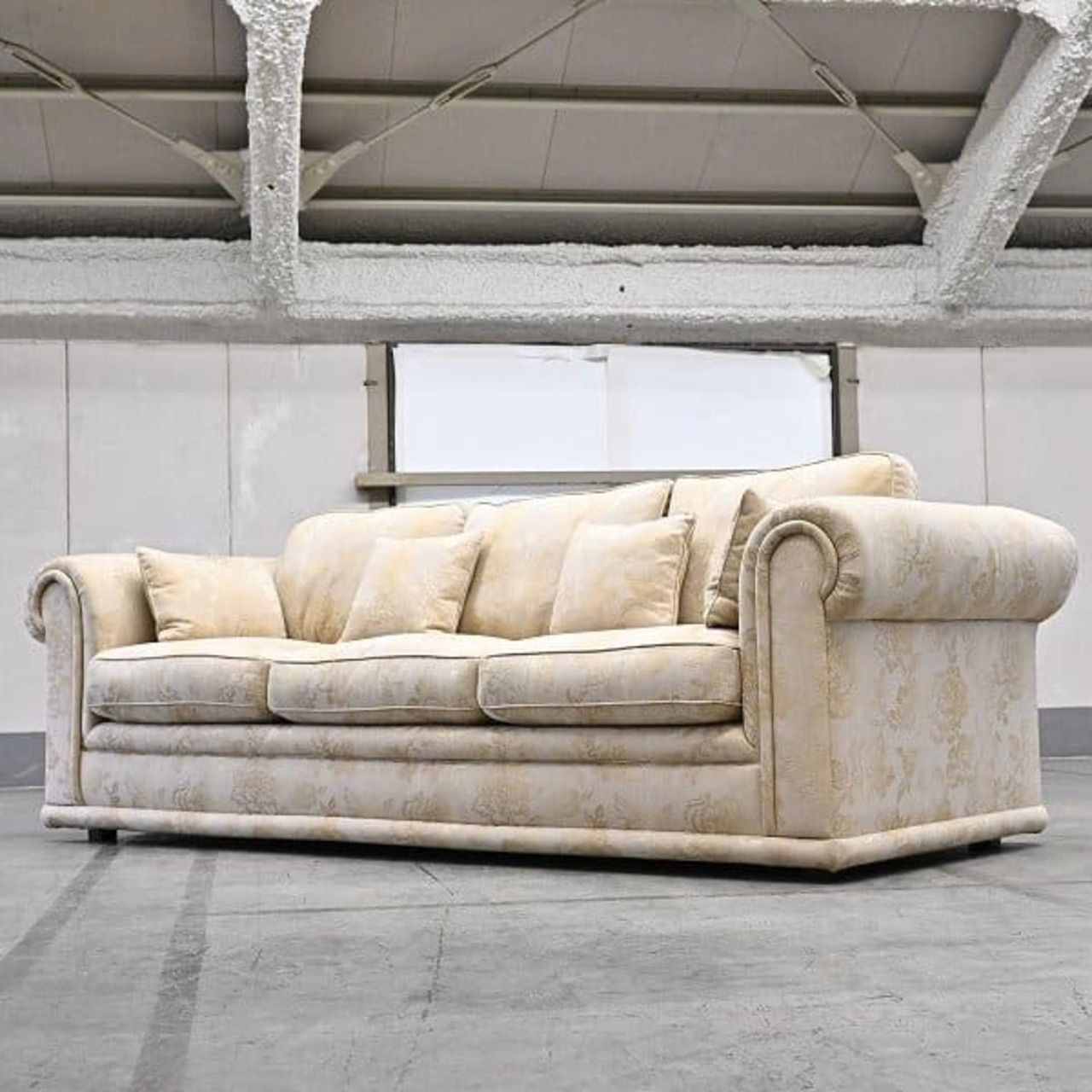 イギリス製 Wade社 3人掛けソファ クラシック ファブリック トリプルソファ 3P エレガント ラグジュアリー【中古家具/中古インテリア/USED家具ユーズド家具/リサイクル】