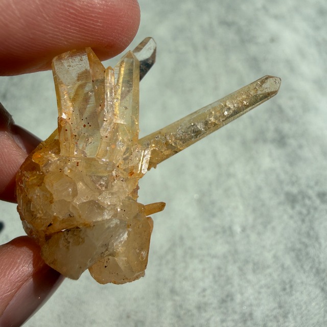 ネパール・ダーディン産 ヒマラヤ水晶 ゴールデンヒーラー クラスター No.15
