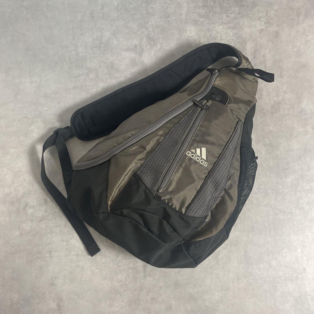 00s ADIDAS アディダス ワンショルダーバッグ テック系 y2k 緑茶色