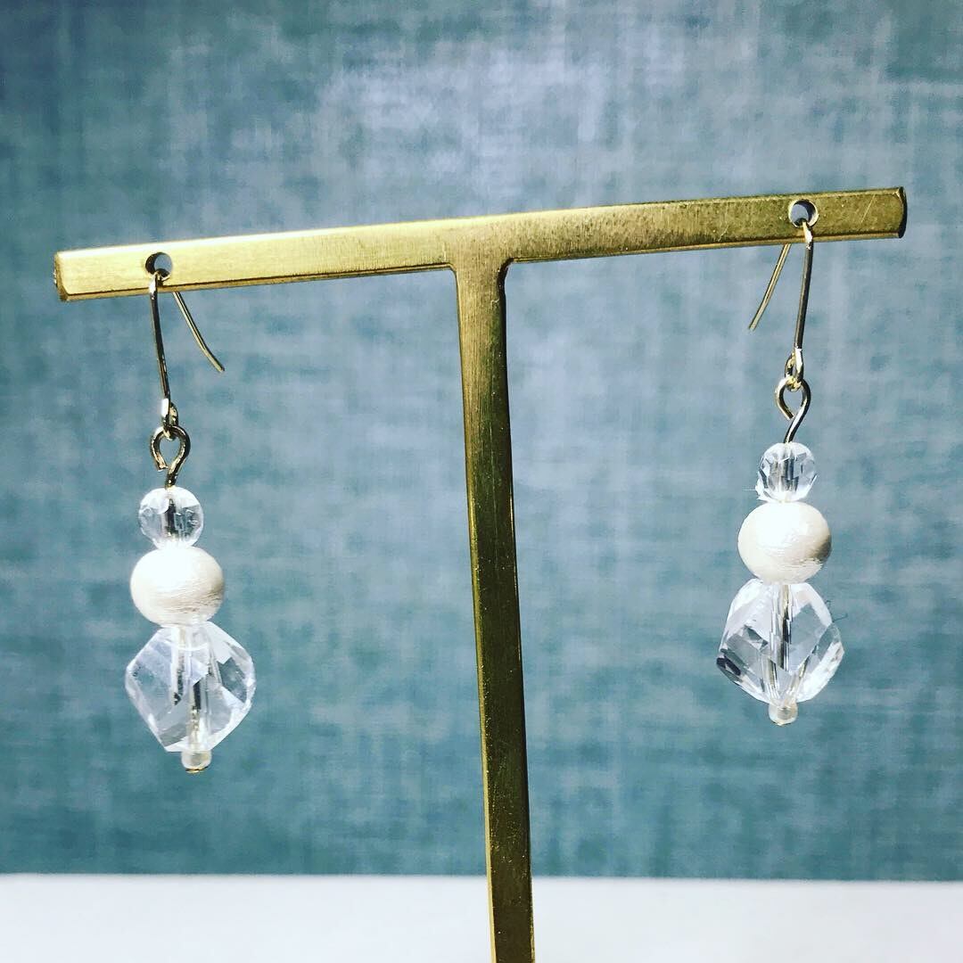 0025:クリアホワイト ガラス×コットンパールピアス