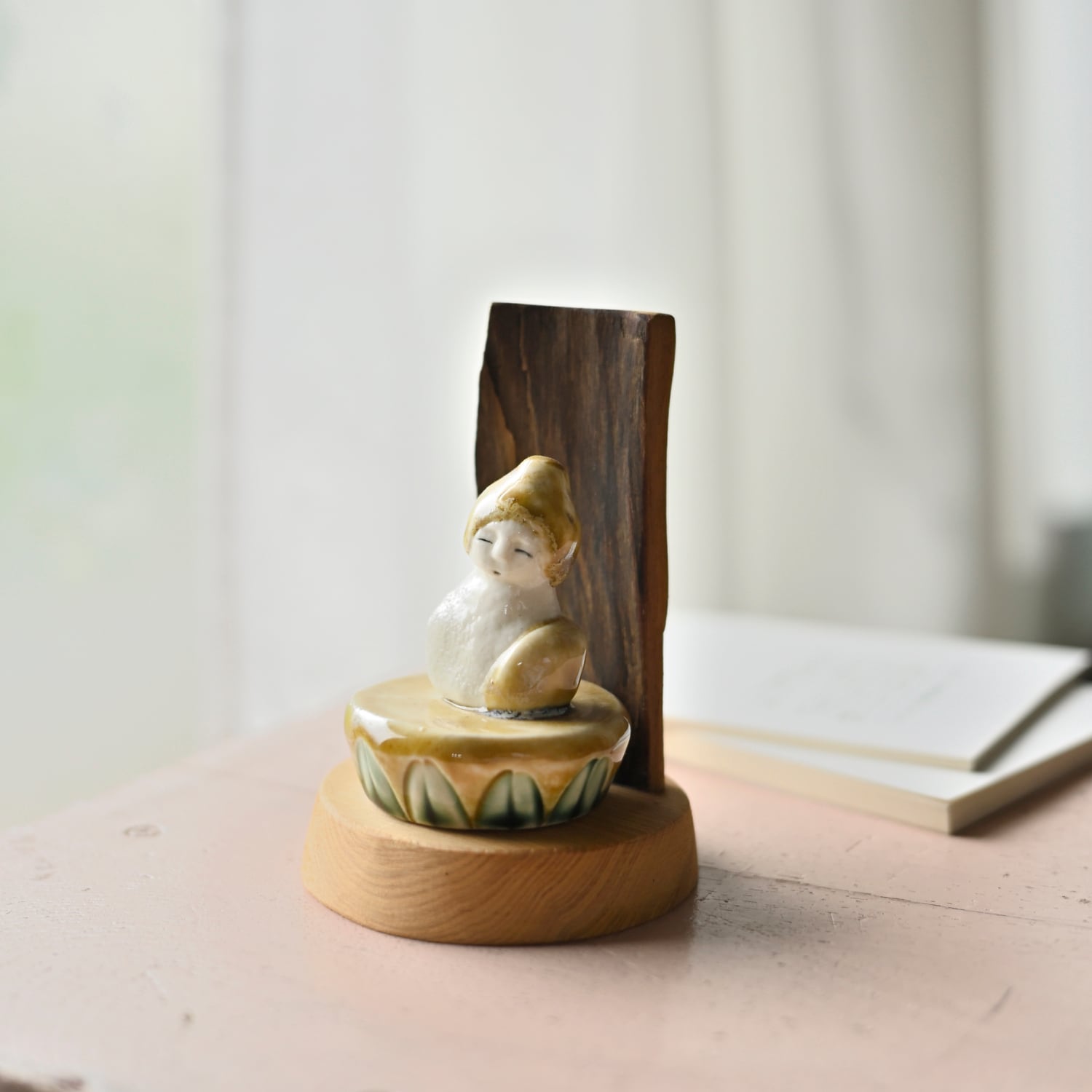 Nagisa工房／陶芸作品／ちいさな仏さま_06(木製台座付き) | Gallery
