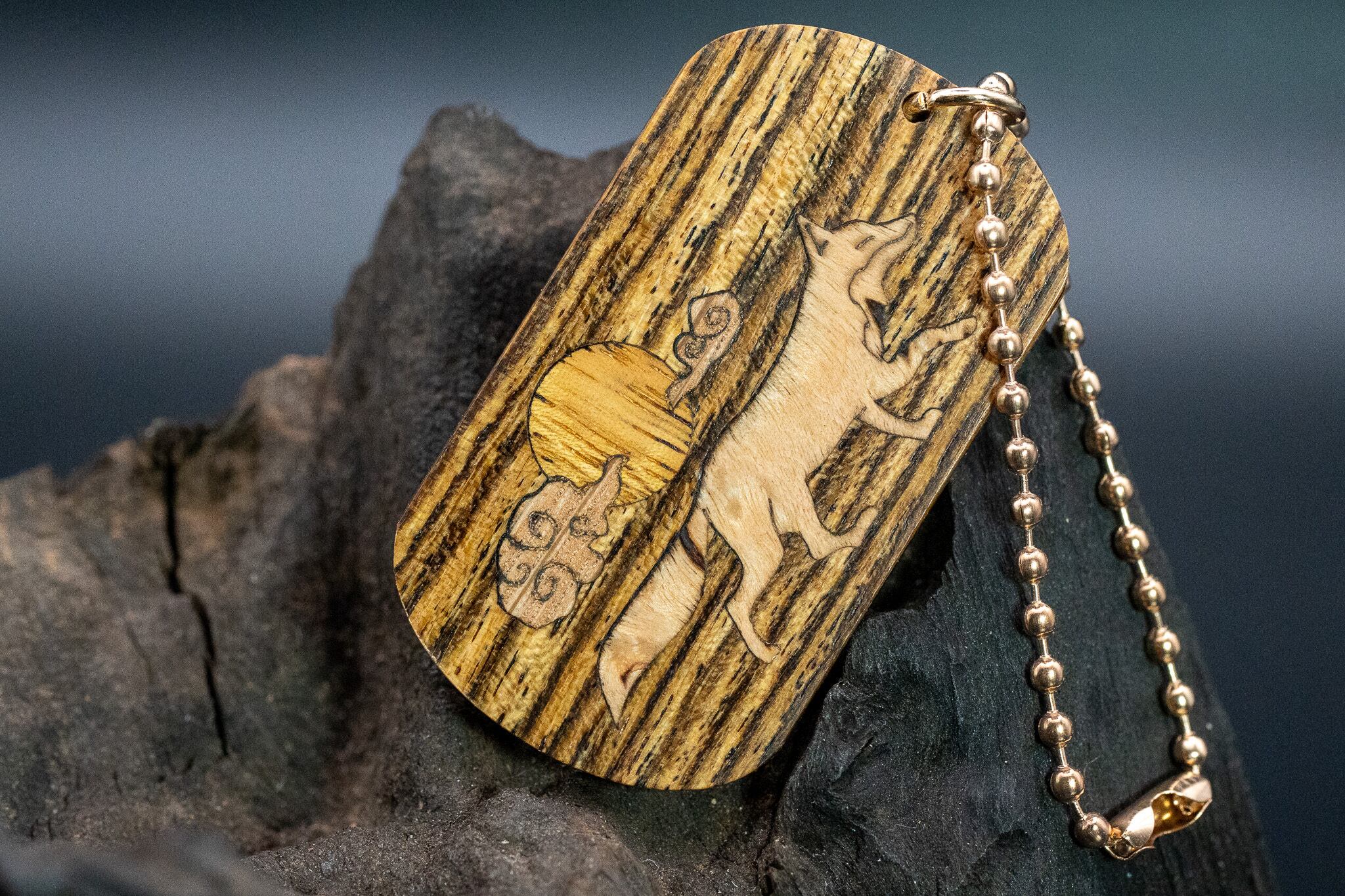 【黄王檀】リオグランデパリサンダー ドッグタグ 象嵌 十五夜きつね