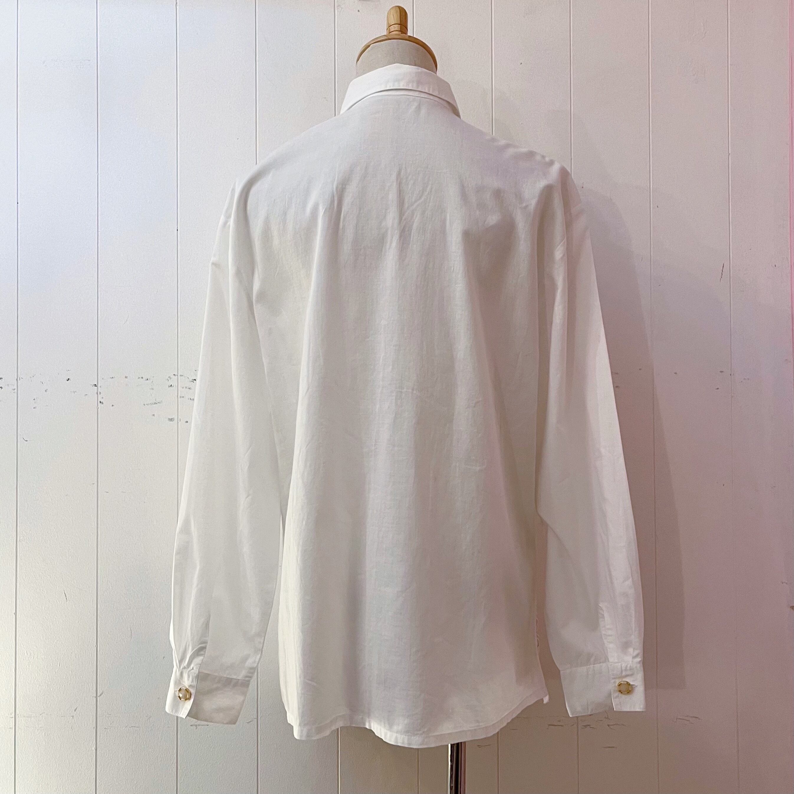 gold button hem lace blouse