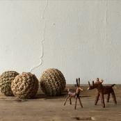《サイ》バナナの木からできた小さな動物