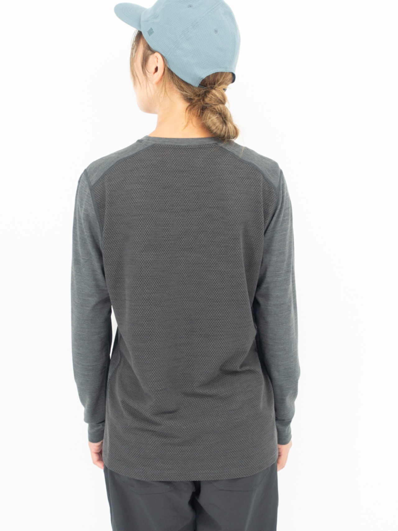 バックメッシュ・速乾メリノウール・ロングスリーブTシャツ（登山用ベースレイヤー）