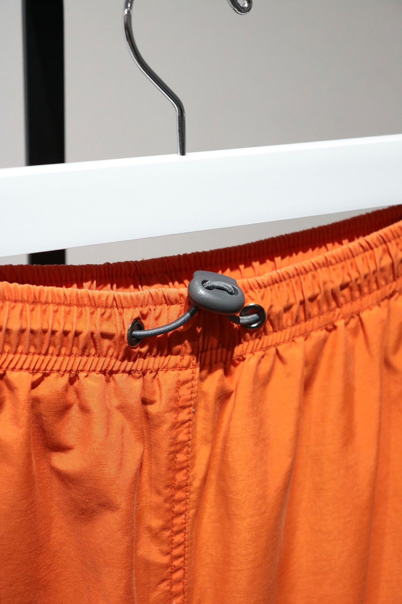 2 Way design tech nylon pants