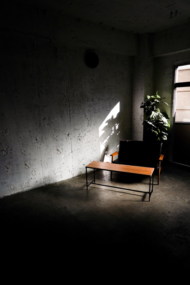 片耳センダンの一枚板ローテーブル