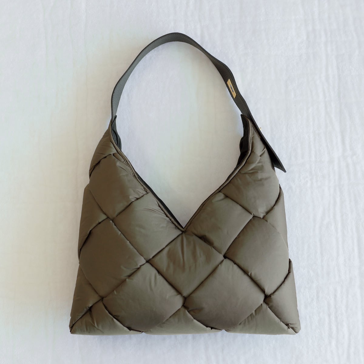 VIOLAd'ORO (ヴィオラドーロ) パディング ワンショルダー バッグ =ELMO=