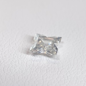 ダイヤモンド 0.296ct ファンシーカット「X」 ハードカバー鑑別書付き