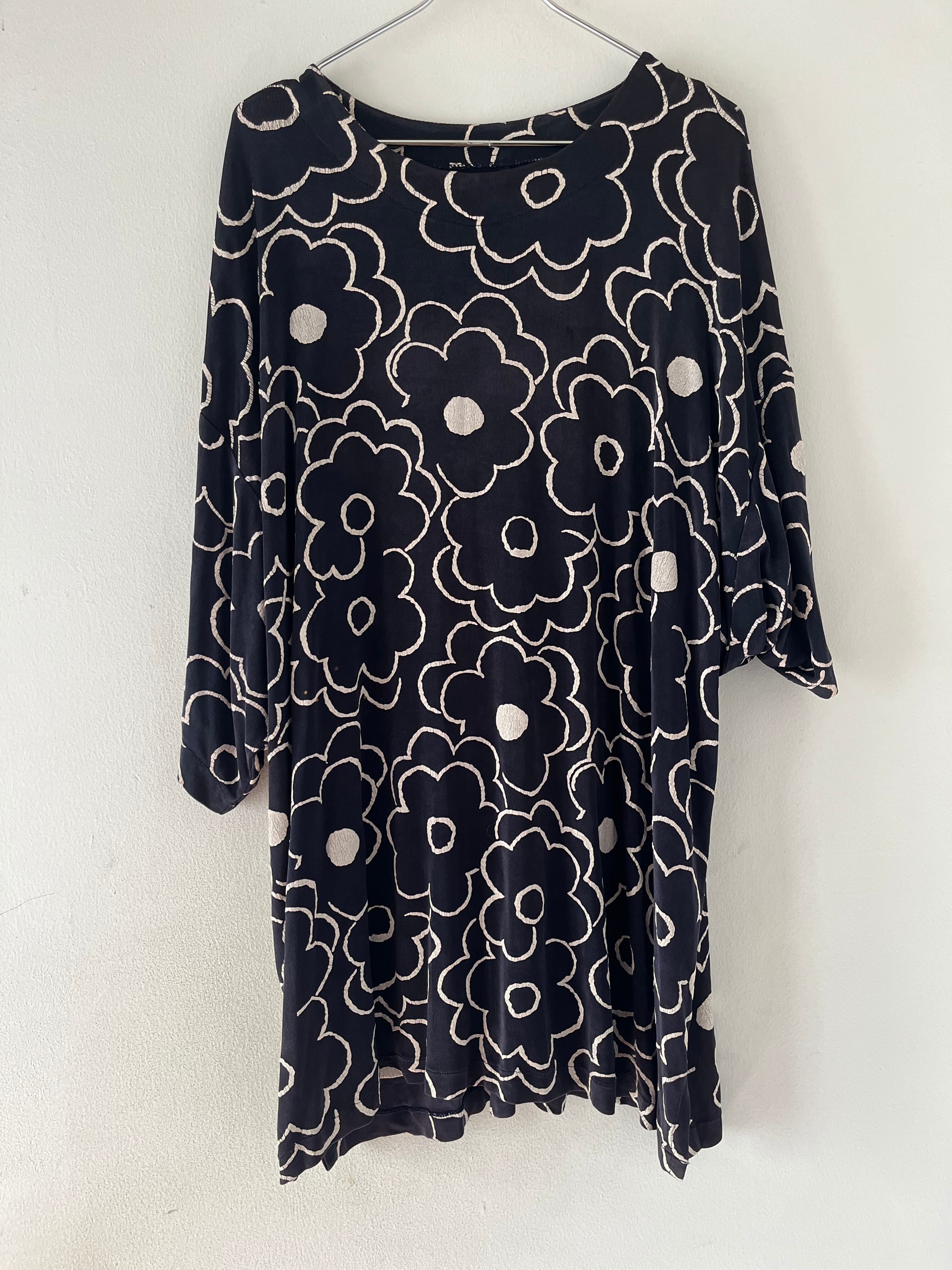 ユニークなトップス