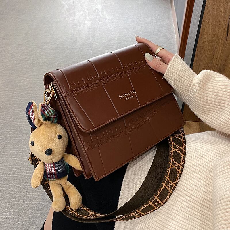 レッドオータムウィンタースタンダード レトロ 秋物 冬物 スクウェア メッセンジャーバッグ 手作りハンドバック38632588015