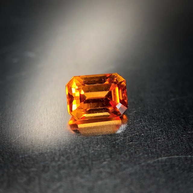 最も美しいオレンジ色 0.39ct UP 天然 マンダリンガーネット