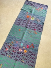 刺繍マルチカバー ロング大 ブルー 鳥と牛モチーフ