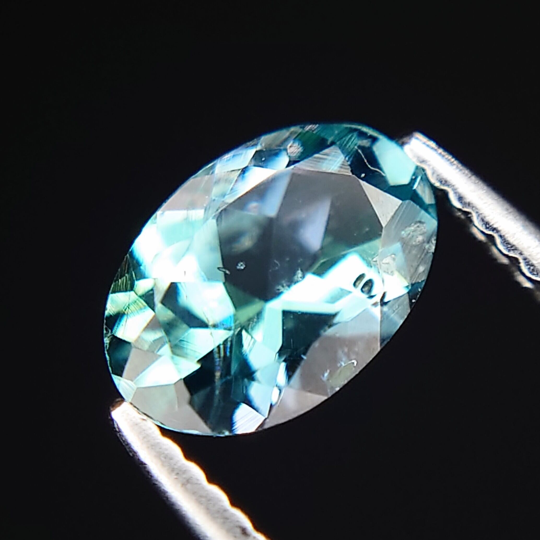 希少 Blue Kornerupine 0.375ct Cr/Fe/V 日独成分分析済ソ付 ルース