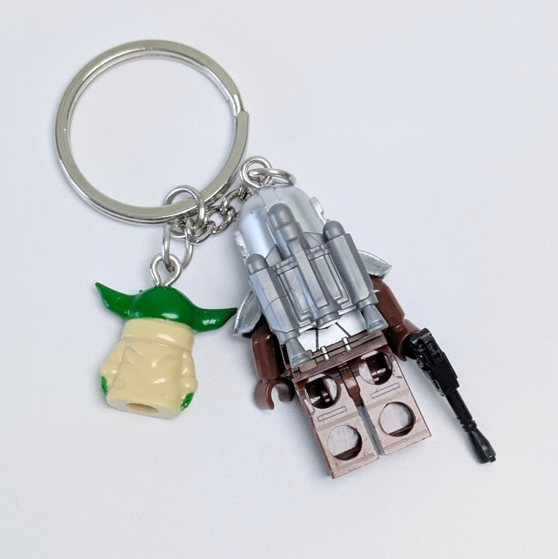 2026年7月中旬再入荷予定！★ブロックフィギュアキーホルダー★【STARWARS ( スター・ウォーズ )/ The Mandalorian ( マンダロリアン )】マンダロリアン/ ディンジャリン  〚アメリカン雑貨 アメトイ〛