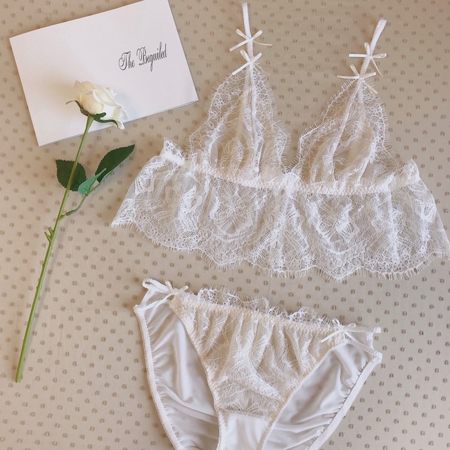 「innocent」white lingerie set