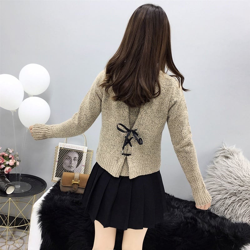 バックレースアップセーター