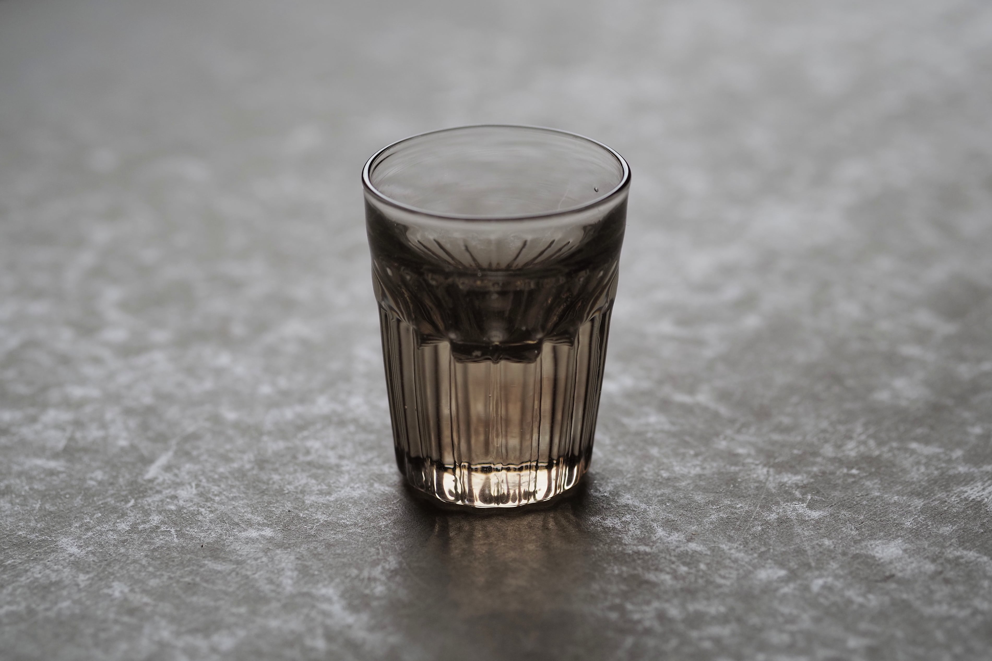 津田清和 19. 厚底モール酒杯 | 陶屋なづな