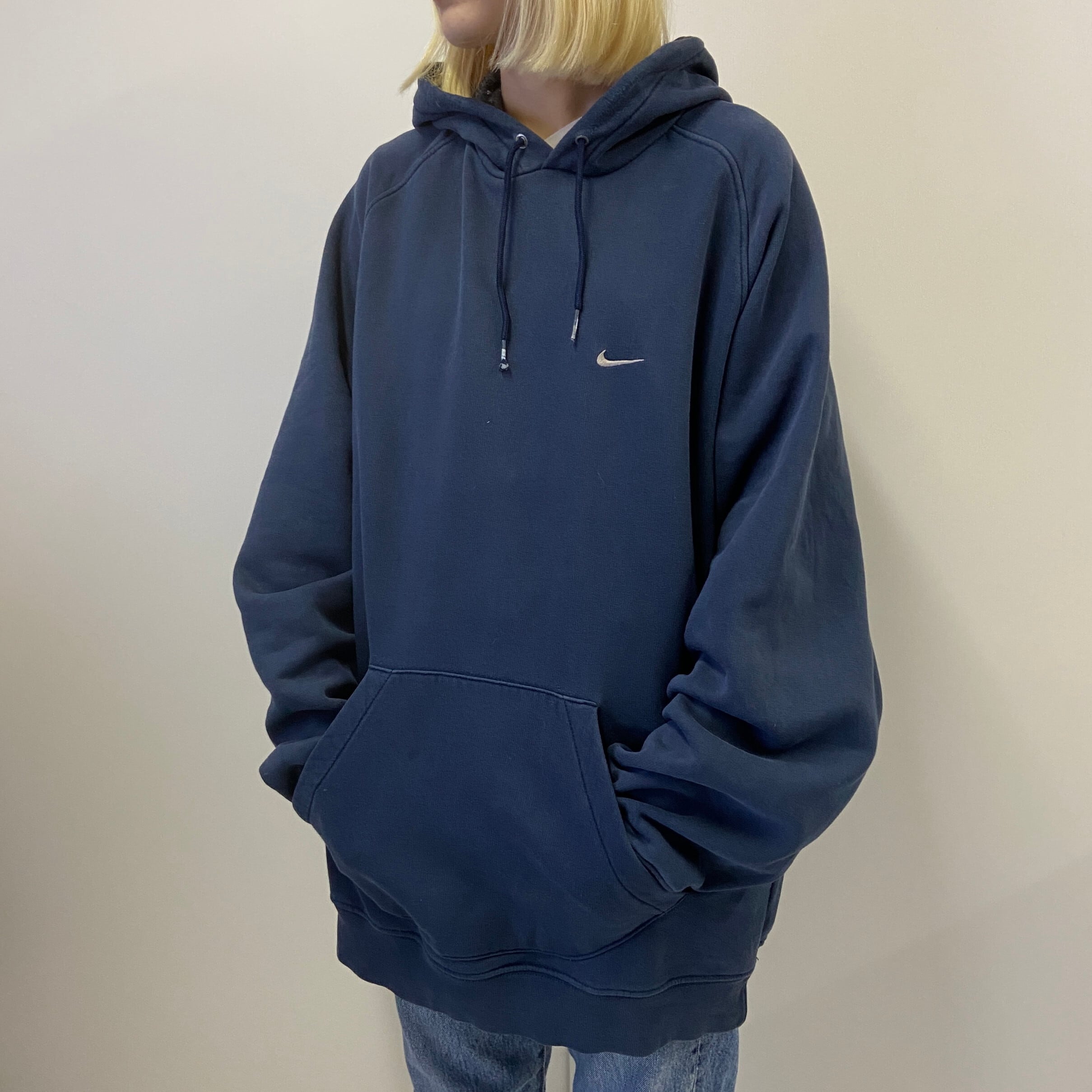 Nike ナイキ スモールスウォッシュ ワンポイントロゴ刺繍 プルオーバーパーカー メンズxl 古着 スウェットパーカー ネイビー 紺 パーカー Cave 古着屋 公式 古着通販サイト