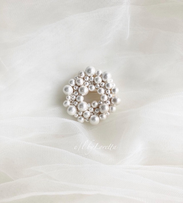 Cotton pearl volume circle brooch