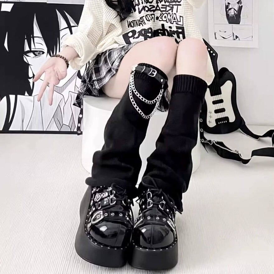 地雷系・サブカル女子のためのWチェーン付きニットレッグウォーマー | ライブ参戦や厚底靴コーデに