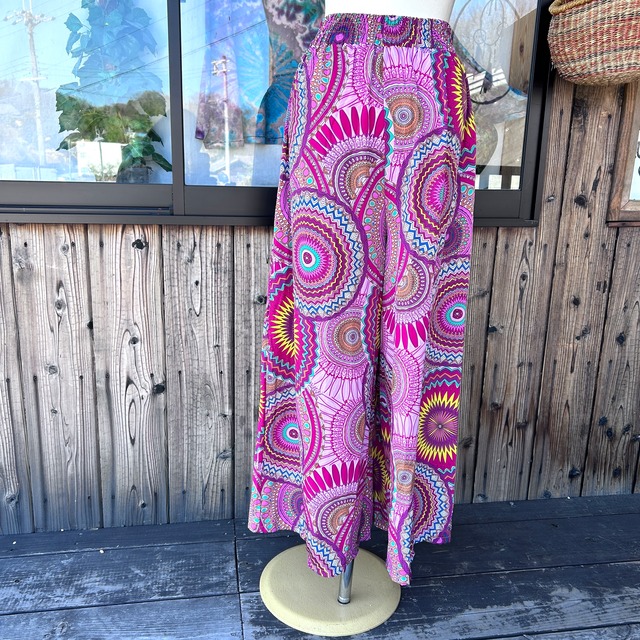 ゆったりフレアーパンツ