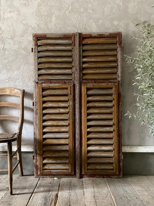 Window Shutters / Pair (A11-164)