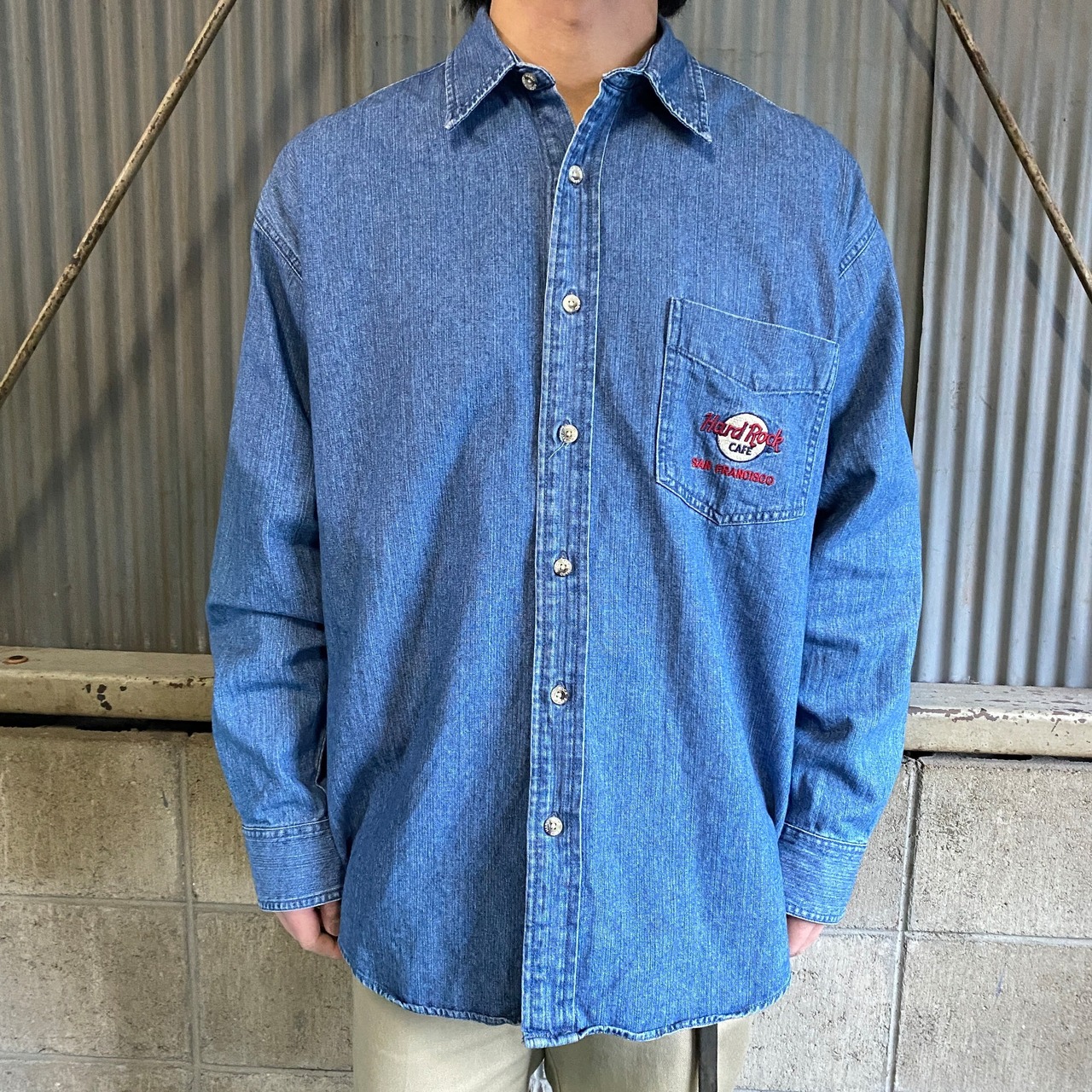 90年代 ハードロックカフェ 企業ロゴ刺繍 デニムシャツ メンズL 古着 