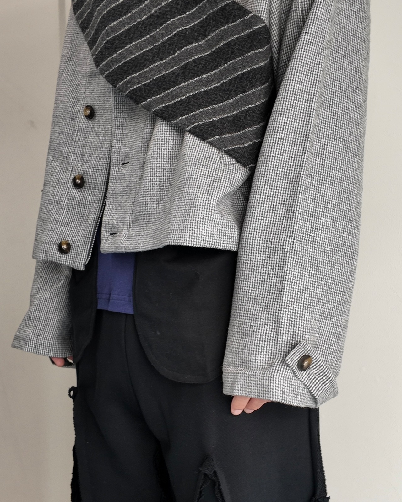 【26/AW STRONGTHE】GREY / SBAI TAILORED BIKER JACKET WITH DETACHABLE SASH SCARF