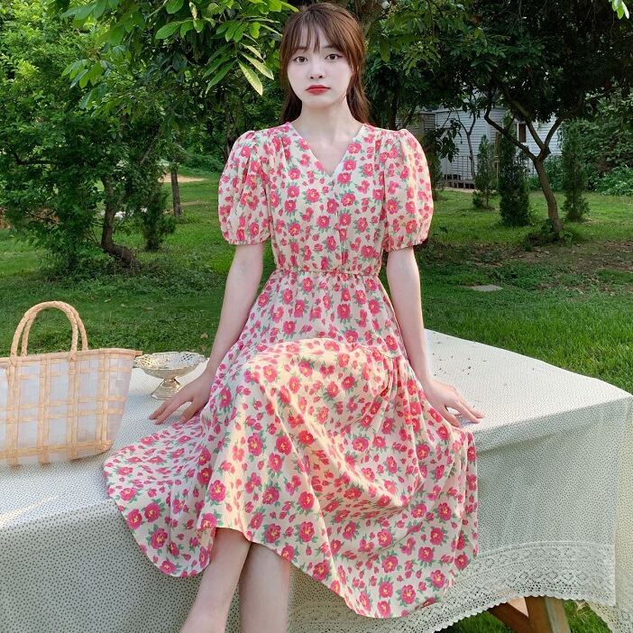 【新作】【送料無料】 韓国スタイルの V ネックシックなロングスカート、パフスリーブとウエスト痩身花柄ドレス 2022 夏の新しいニッチスカート 0285815304722