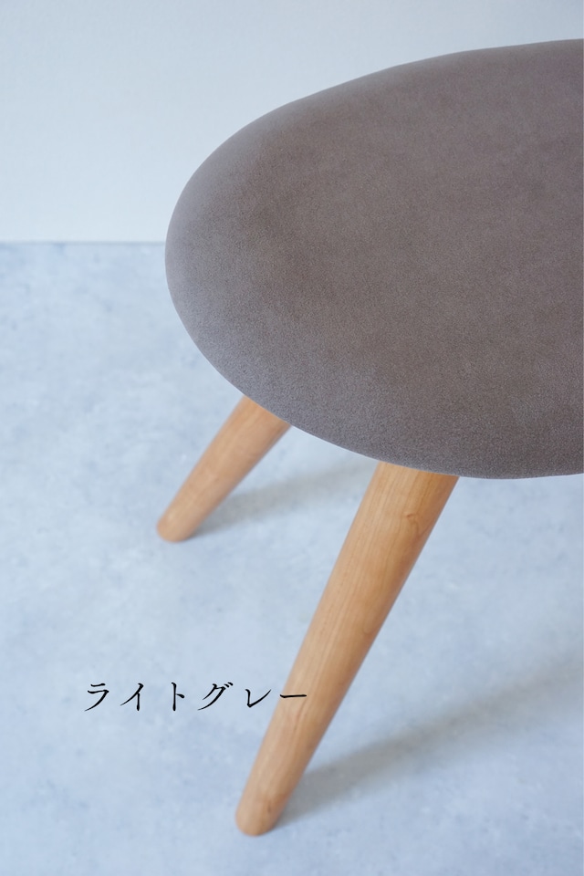 ふくよかなスツール