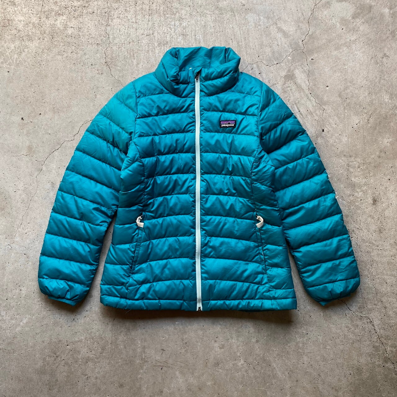 patagonia　ダウンジャケット 140  ネイビー　ガールズ　キッズPatagoniaパタゴニア