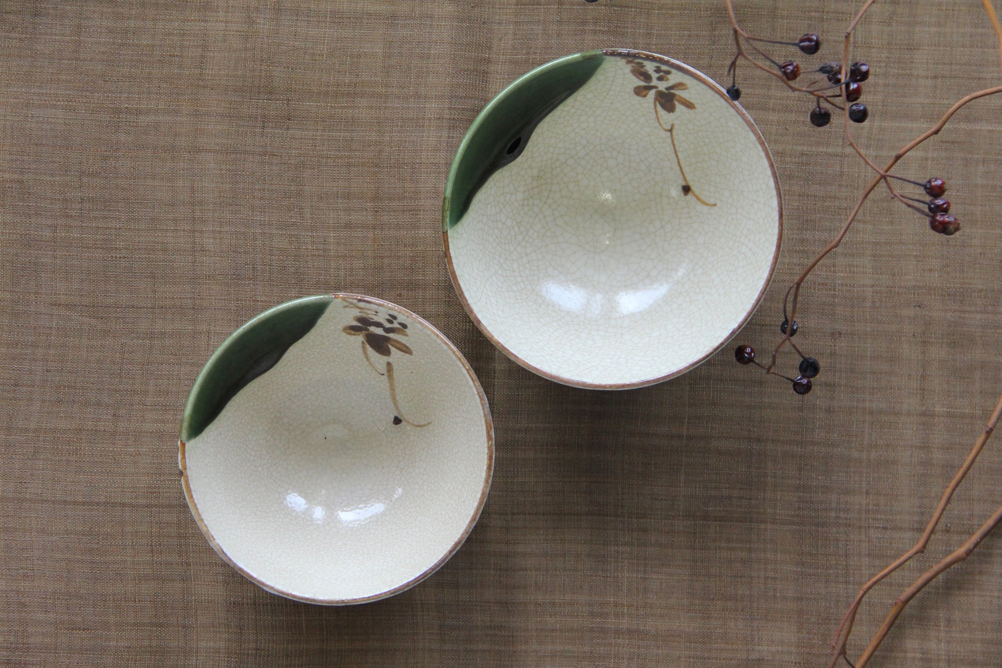 六兵衛窯 織部夫婦茶碗（木箱入）【商品番号：064】 | 瀬戸蔵