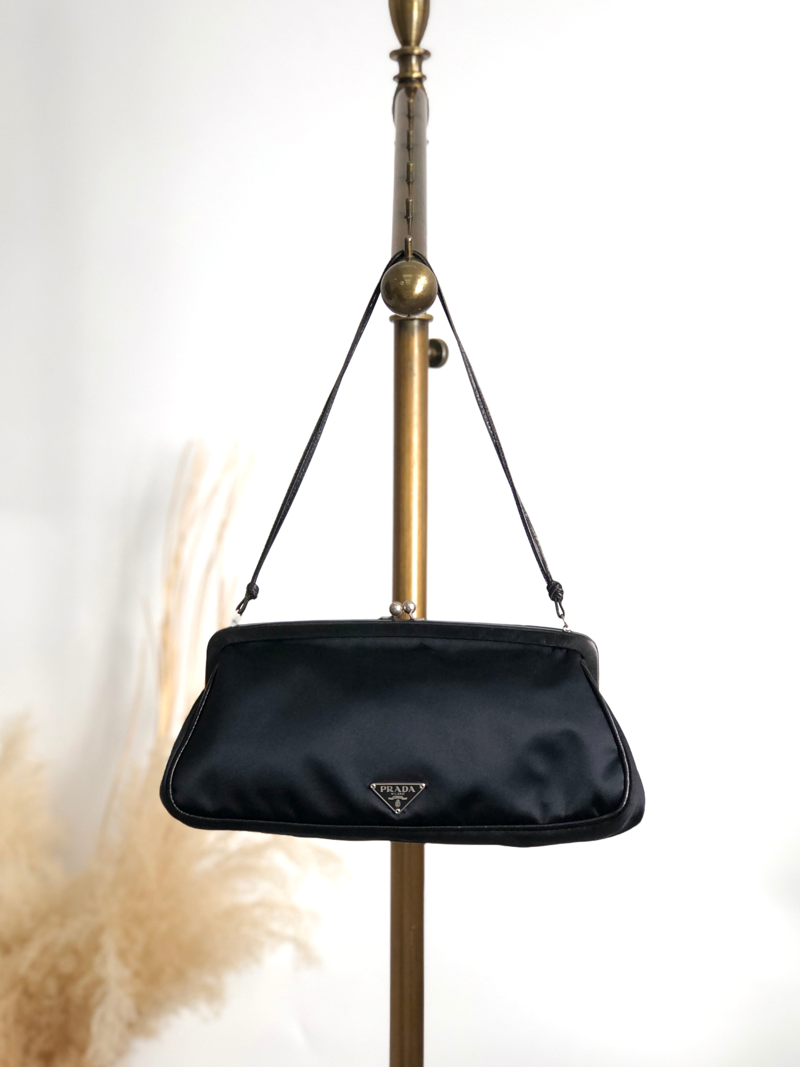 PRADA プラダ ハンドバッグ ブラック トライアングルロゴ ナイロン PRADA プラダ ハンドバッグ ブラック トライアングルロゴ ナイロン