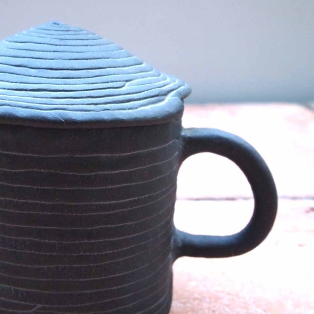 野上薫（陶）　蓋つきカップ