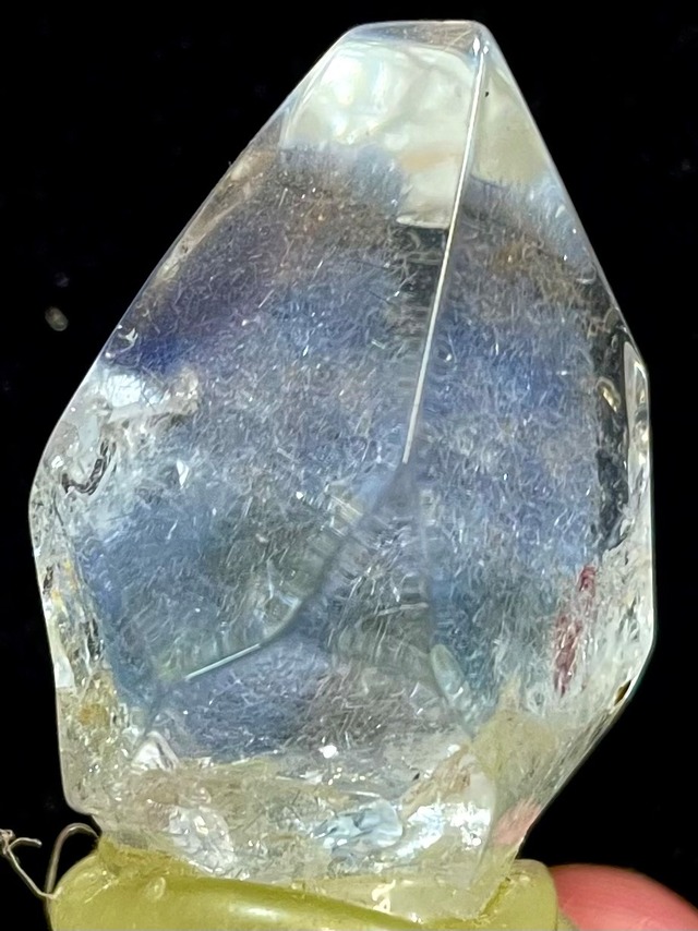 33) デュモルチェライトinクオーツ(メタリック・デュモルチェ)研磨