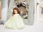 ブルーアイ　ライムグリーンのドレス・ボネ「Nancy Ann Story Book Doll」 画像2