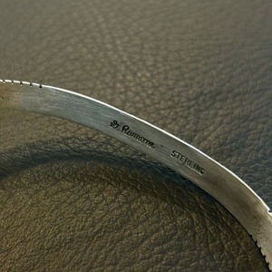 ジェネバラモーン(Geneva Ramone) トライアングルバングル