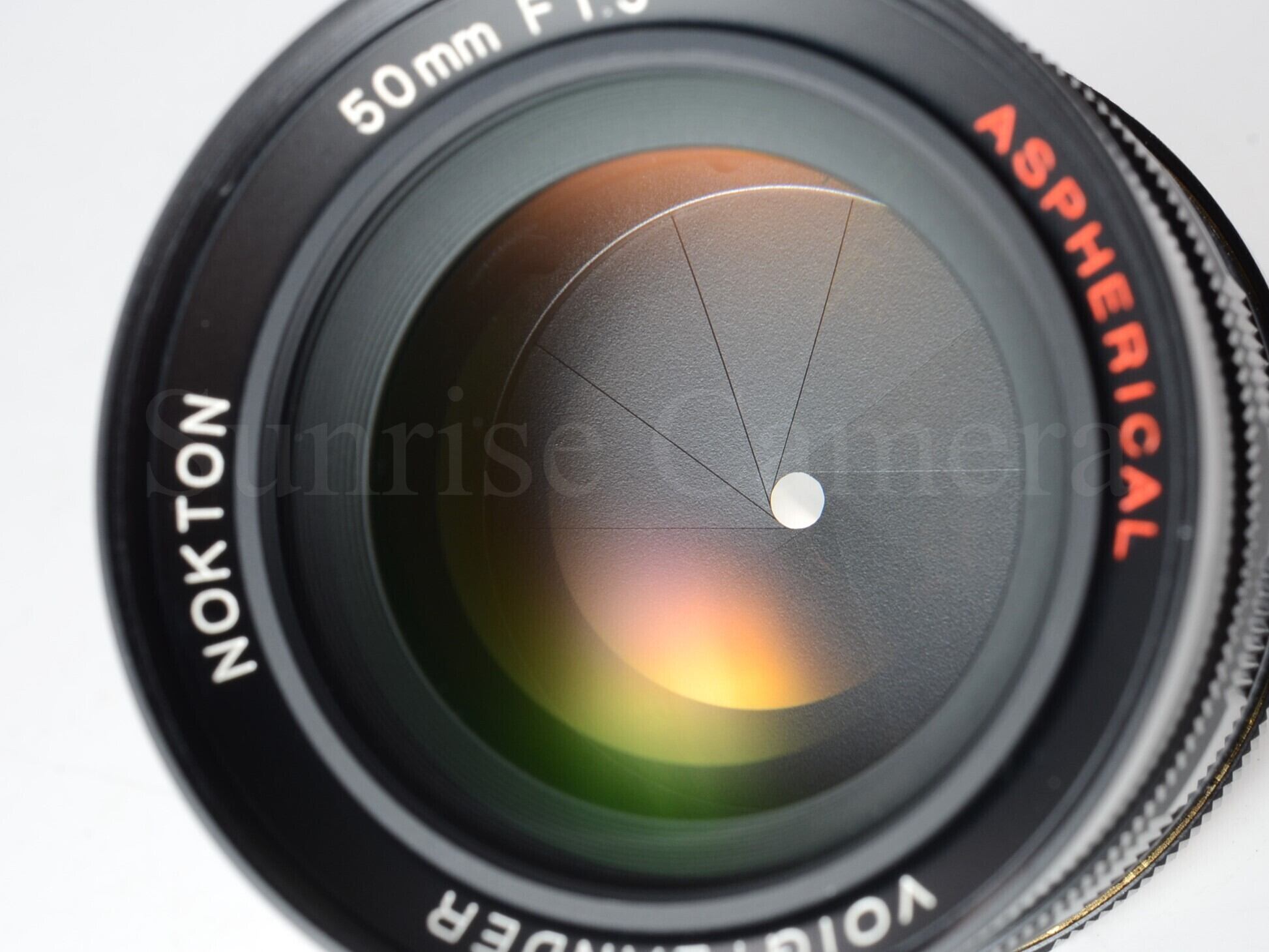 フォクトレンダー NOKTON 50mm F1.5 ASPH L39 ブラック フォクトレンダー NOKTON 50mm F1.5 Aspherical (ﾌﾞﾗｯｸ) 中古価格比較