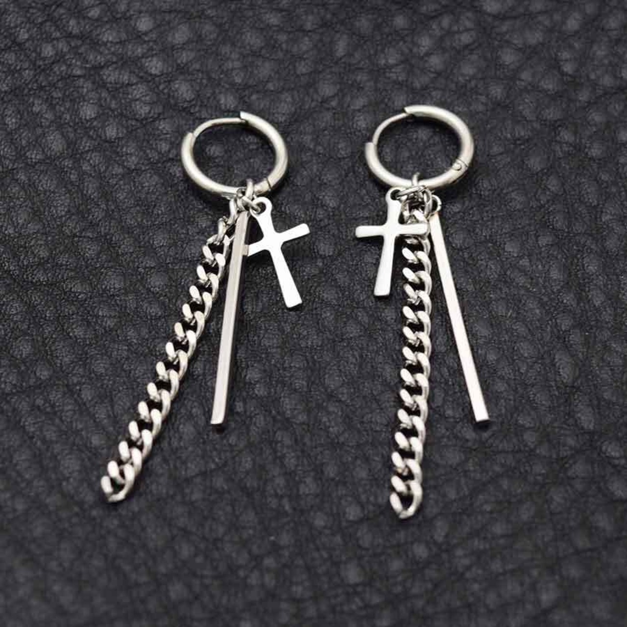 コンプリケイトフープピアス