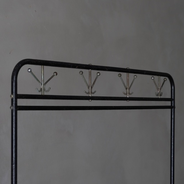 Hanger rack