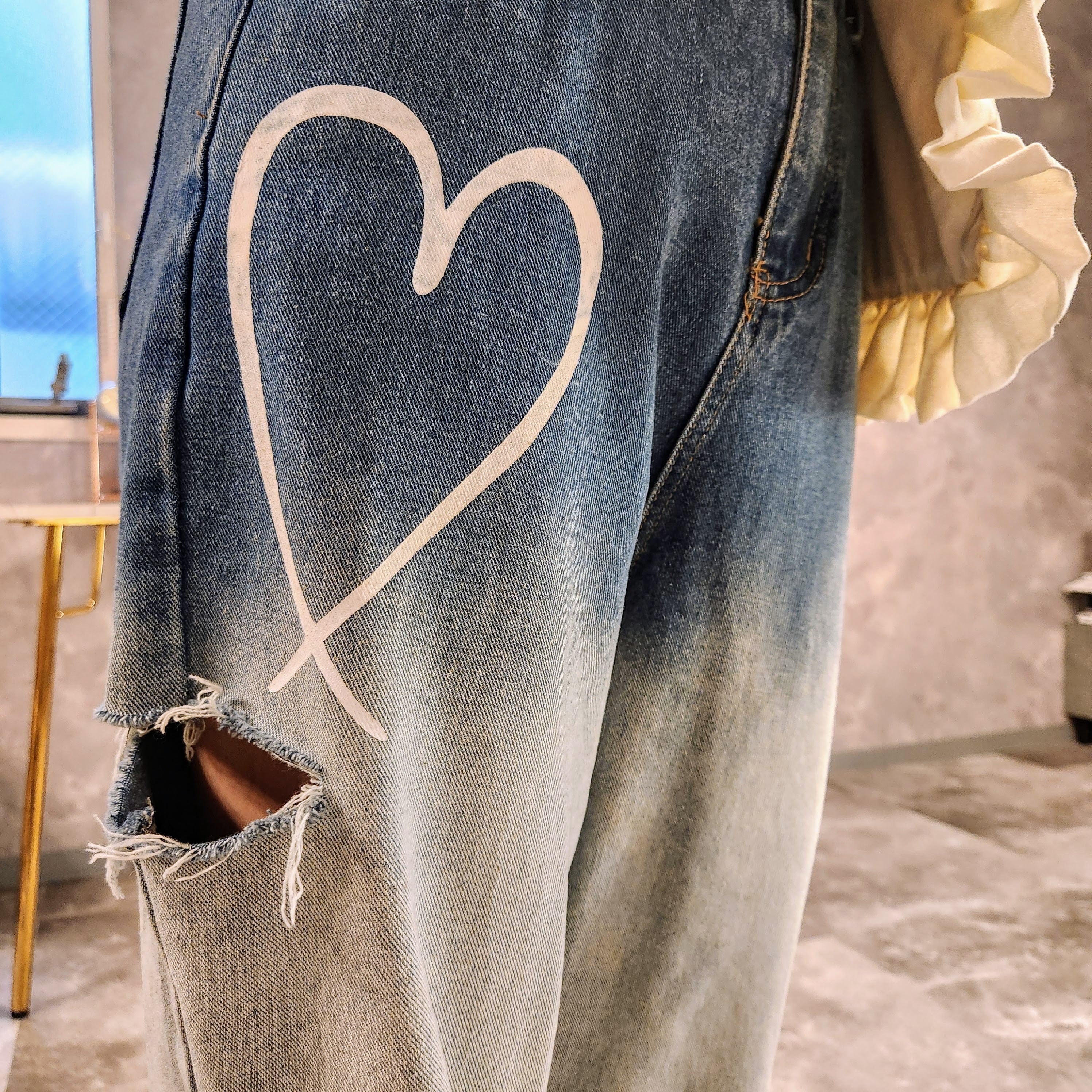 ハートプリント色抜きデニムパンツ☆サイズS☆M☆ | Charm by freely