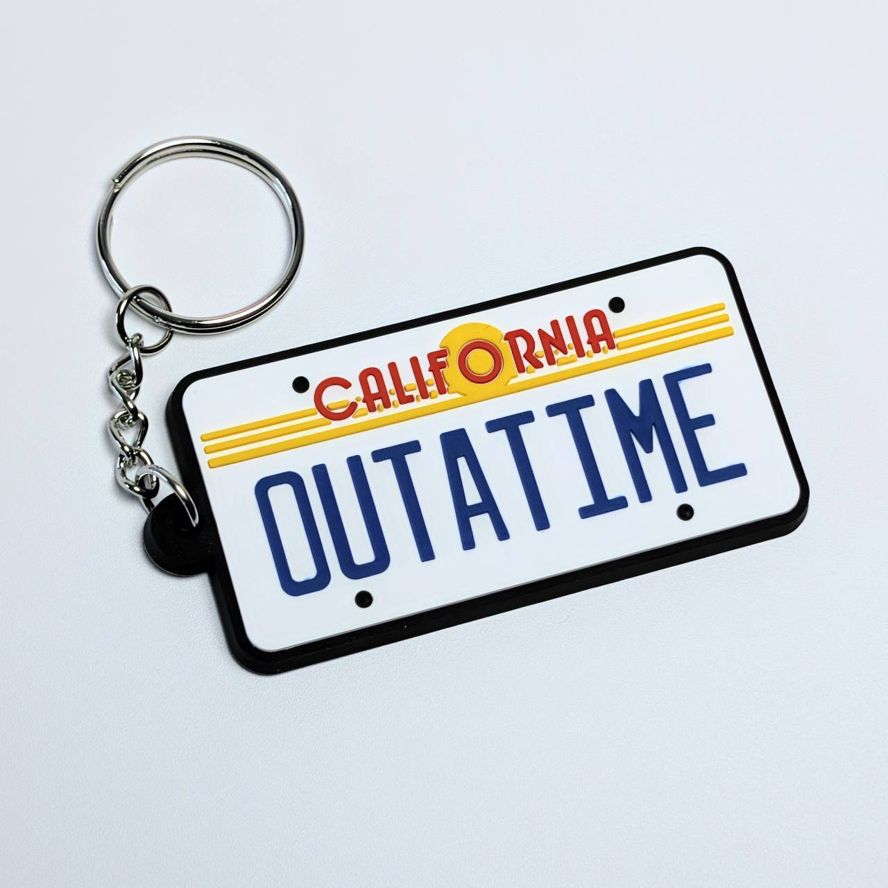 送料無料！ ★ラバーキーホルダー★ 【 Back to the Future（バックトゥザフューチャー）】 OUT A TIME デロリアンナンバープレート 〚アメリカン雑貨 アメトイ〛