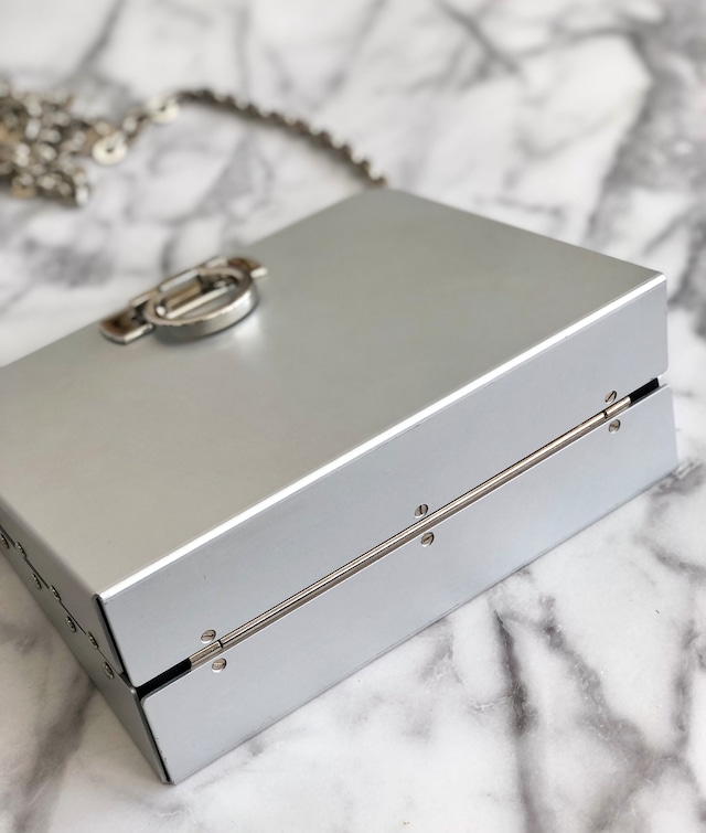Salvatore Ferragamo　サルヴァトーレ フェラガモ　ガンチーニ　アルミ　チェーン　ボックス　スクエア　ショルダーバッグ　シルバー　vintage　ヴィンテージ　オールド　tynsct