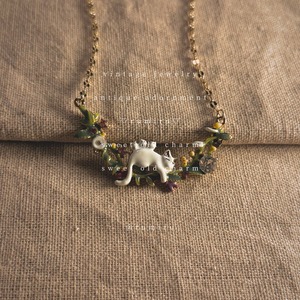 ハンドメイド レトロ 白猫と森 アンティーク ネックレス