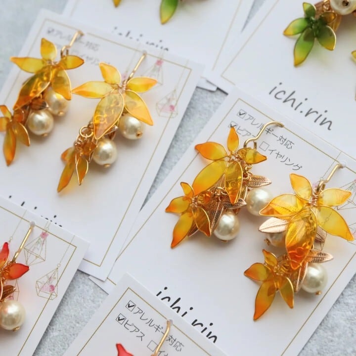 No.1575-C 紅葉☆もみじ☆琉球ガラス☆ピアス・イヤリング(グリーン