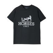 MAA113TEA ホース1985Tシャツ_22-4377T