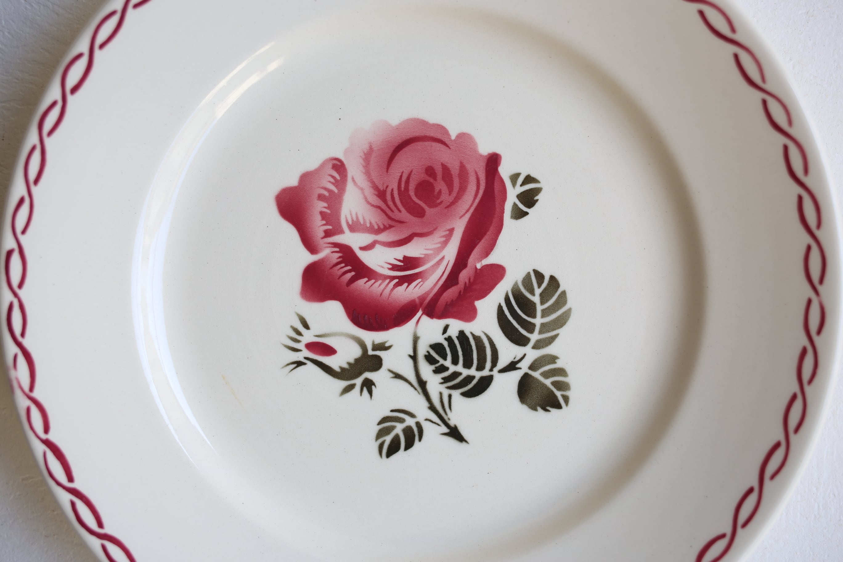 フランス 1920年 BADONVILLER(バドンヴィレー) 薔薇 陶器皿 D フランス 1920年 BADONVILLER(バドンヴィレー) 薔薇 陶器皿 D