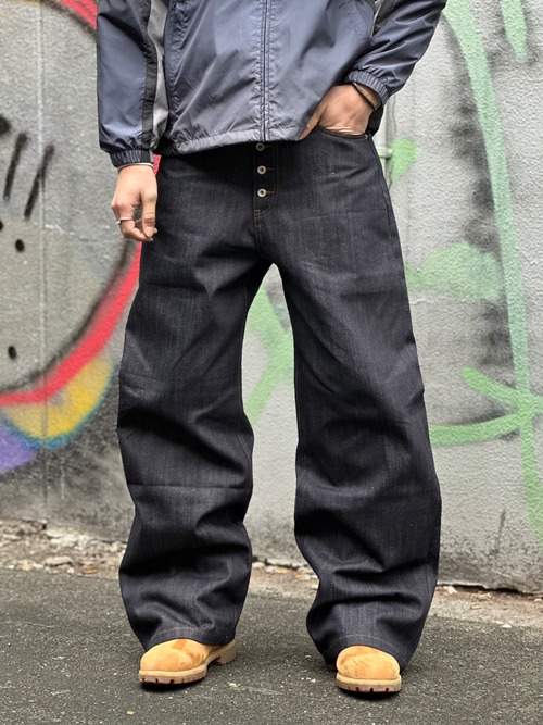 Raw Button Baggy Denim